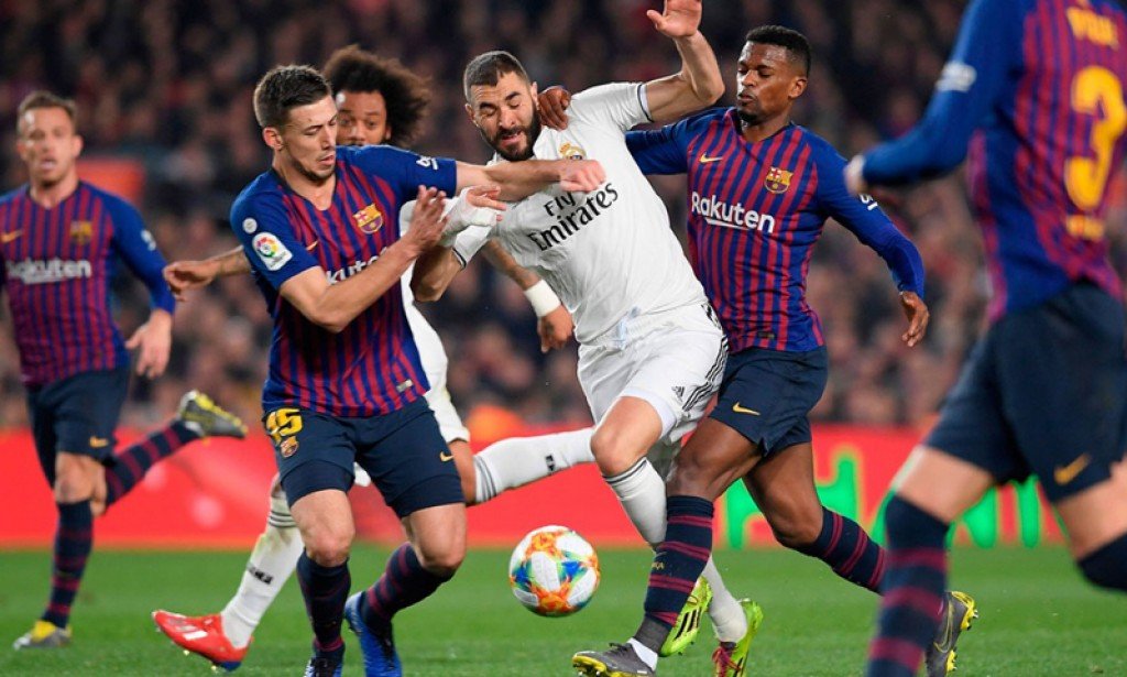 لقاء الكلاسيكو الريال وبرشلونة "حديث الساعة بالصحف الأسبانيه"