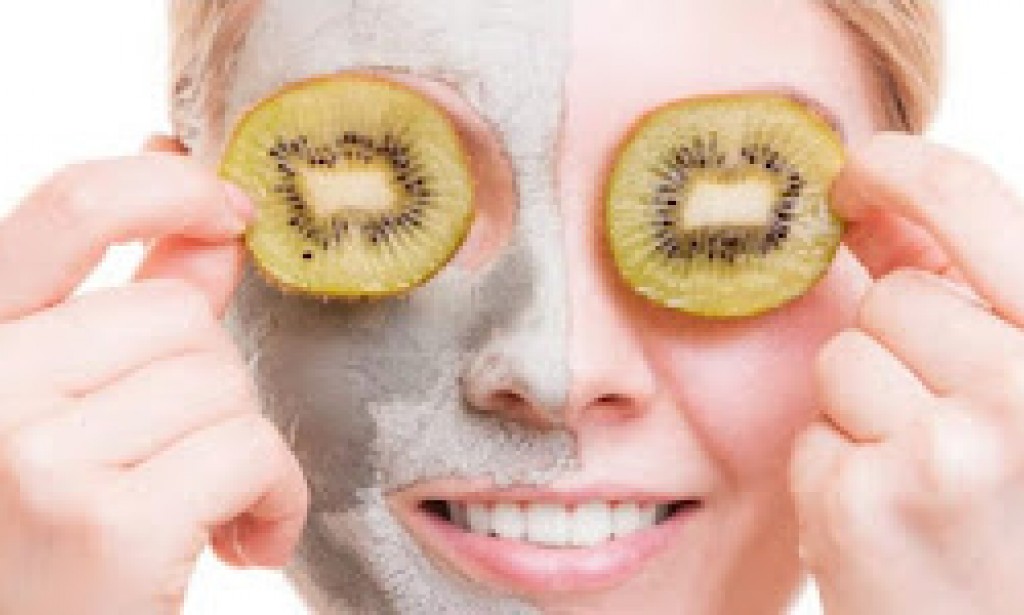 تعرف علي أهم فوائد الفواكه والخضروات للبشرة