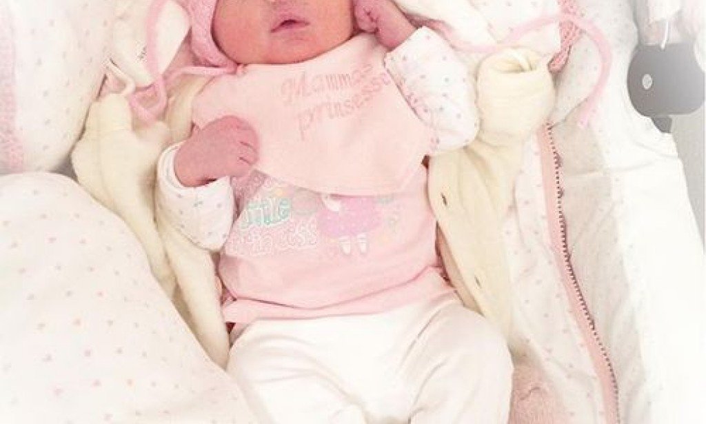 ذهب بزوجته الي المستشفي لتضع مولودها الاول فأنجبت ولدا وعندما افاقت وعادوا الي المنزل أكتشفوا انهم خطفوا ابنهم وأستبدلوة ببنت