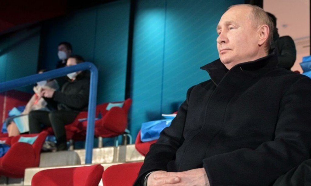 لماذ تغذي امريكا الحرب في  دونباس؟