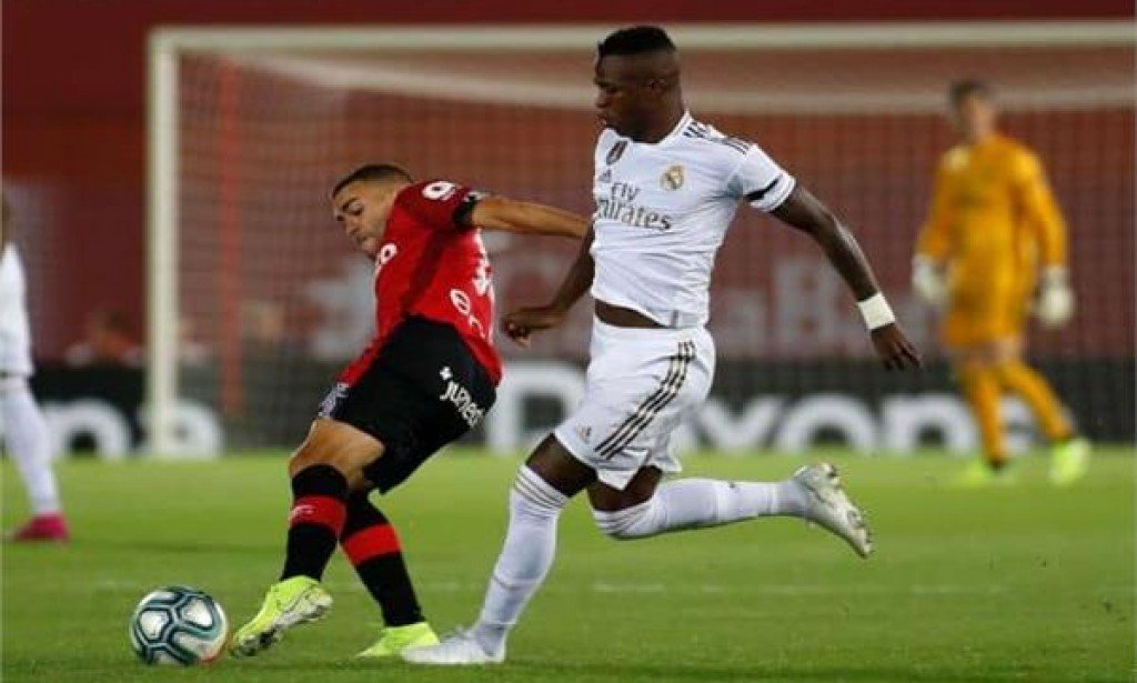 قائد مايوركا يتهم الحكام بمساعدة ريال مدريد