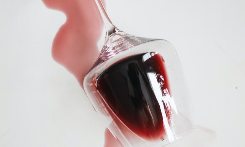 استنشاق الكحول | كيف يسبب الإدمان | وما هو تأثيره على الصحة