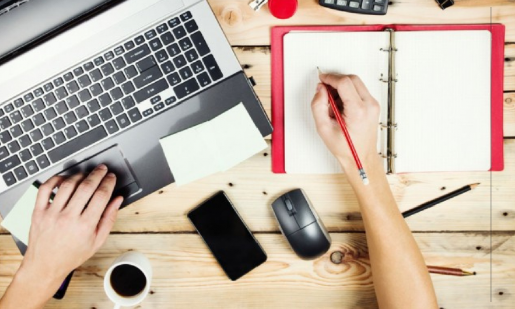 الربح من كتابة المقالات بدون إمتلاك موقع -إربح أزيد من 1000 دولار شهريا من كتابة المقالات