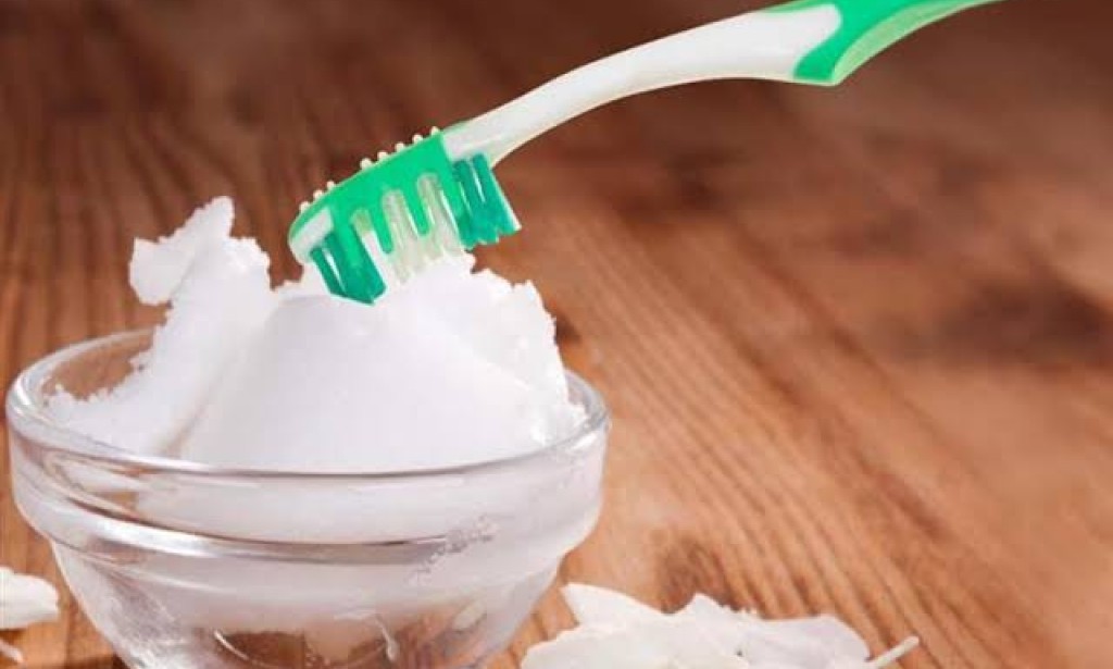 3 حلول بسيطة لتبييض الأسنان في المنزل : فعالة من حيث التكلفة وغير سامة وغير مؤلمة