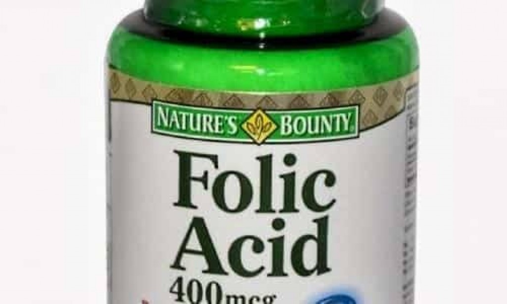 فوائد حمض الفوليك للحصول على شعر صحي وجذاب