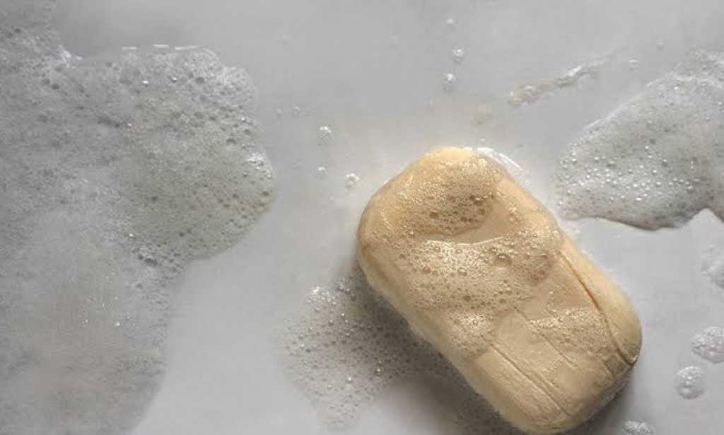 5 things happen to your body when you start bathing without soap