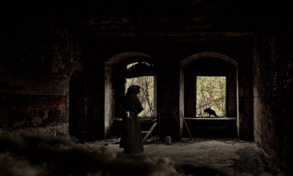 قصة مرعبة (الجنّ صاحب الكهف والمرأة العجوز) !!!!