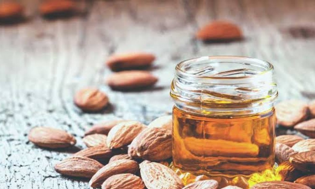 advantages of using bitter almond oil on the face