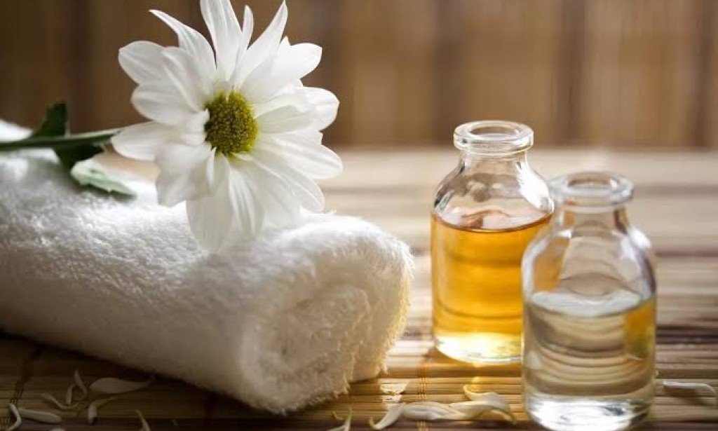 10 وصفات طبيعية للتخلص من قشرة الشعر والحكة