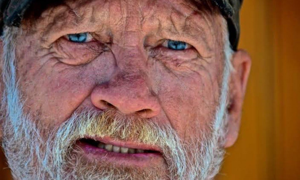 تفسير حلم رؤية شخص أعرفه اكبر من عمره