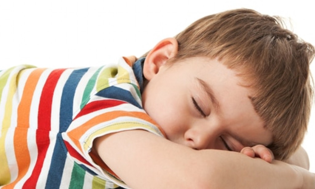 طفلي مريض وينام كثيرا