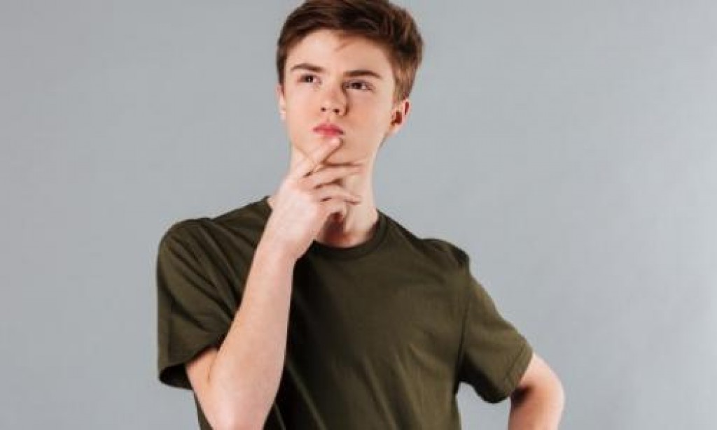 ماذا يفعل الولد في سن المراهقة