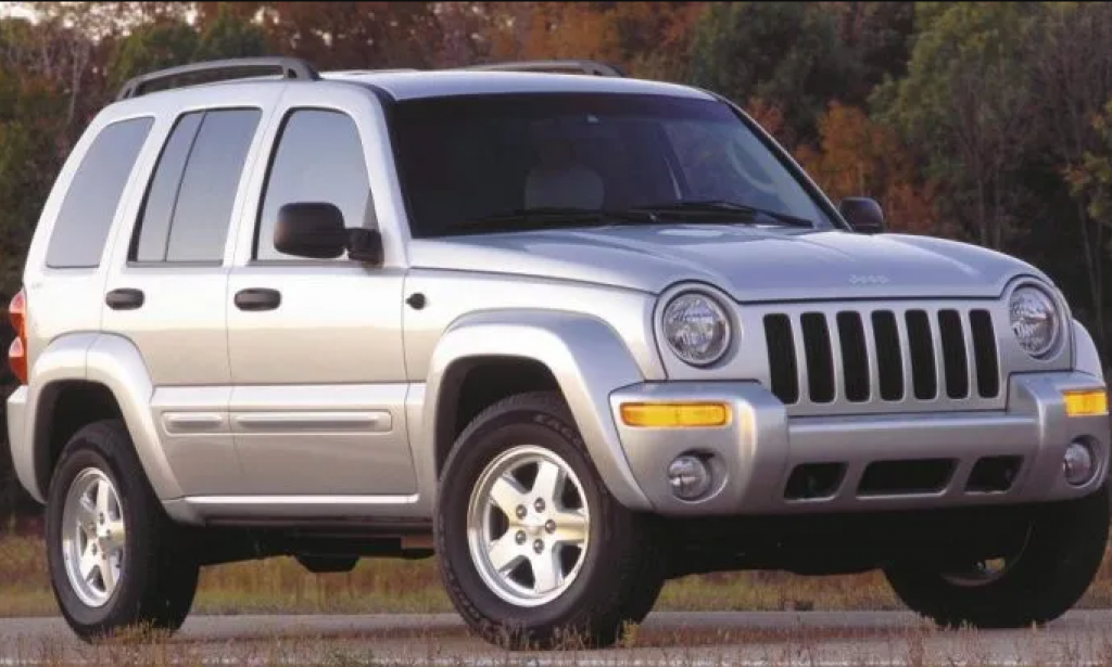 معدل استهلاك البنزين جيب ليبرتي 2003