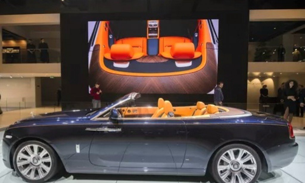 أغرب تأجير السيارات من جميع أنحاء العالم