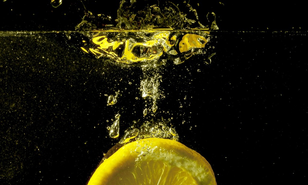 ما هي أضرار كثرة تناول الليمون ؟