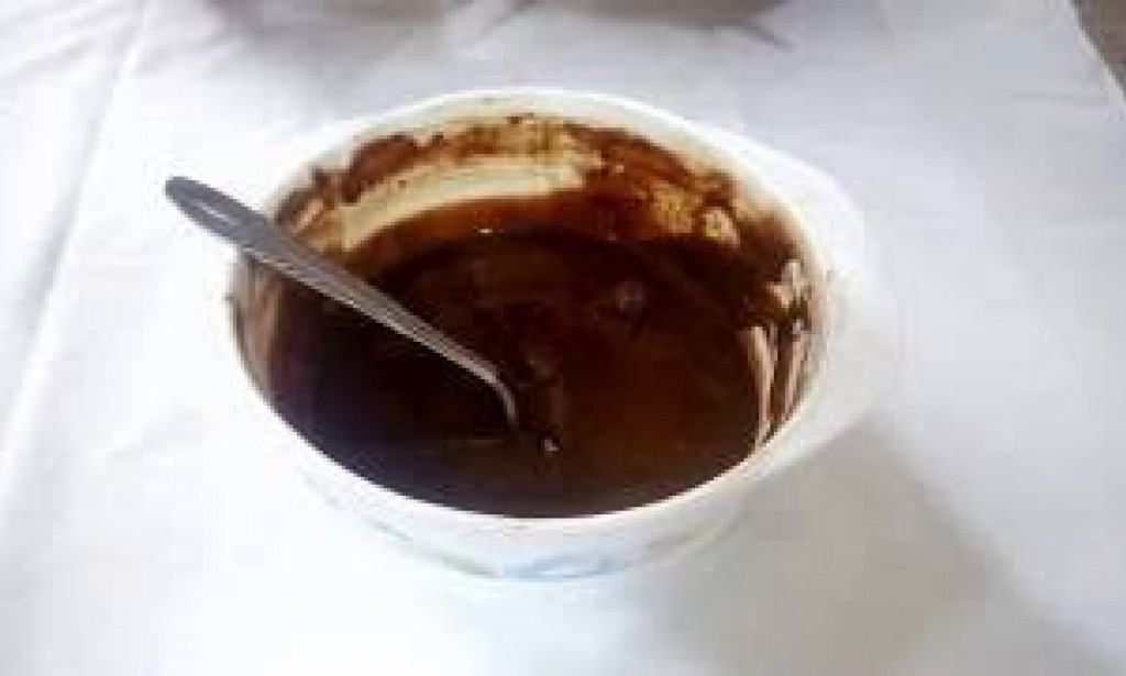 صباغة الشعر طبيعيا باللون البني لتغطية الشيب