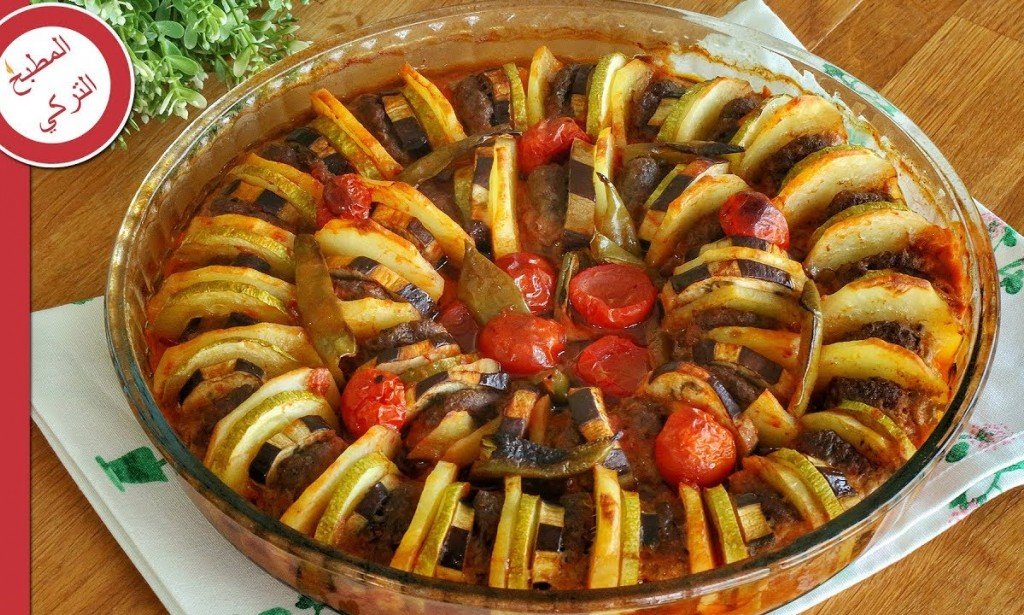 طريقة عمل صنية الكفتة بالبطاطس فى الفرن