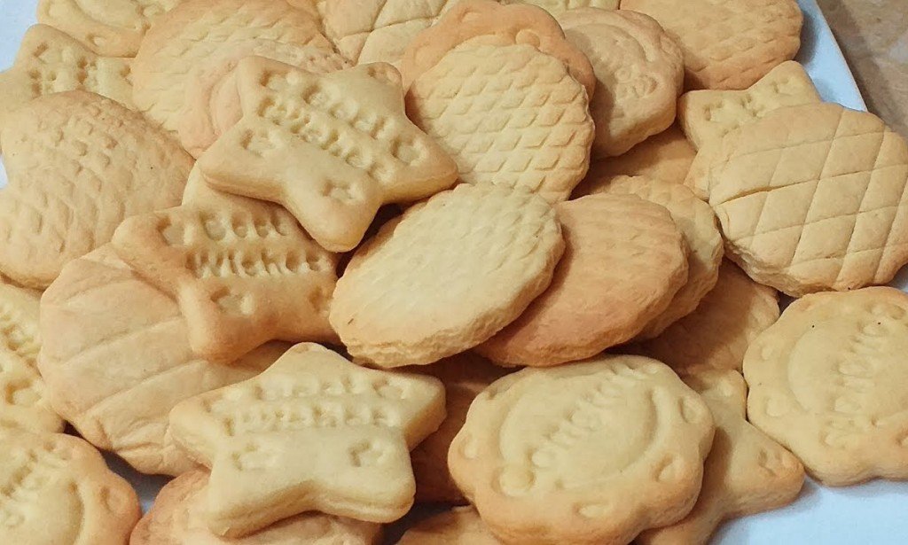 طرق مختلفة لعمل بسكويت الشاى في المنزل