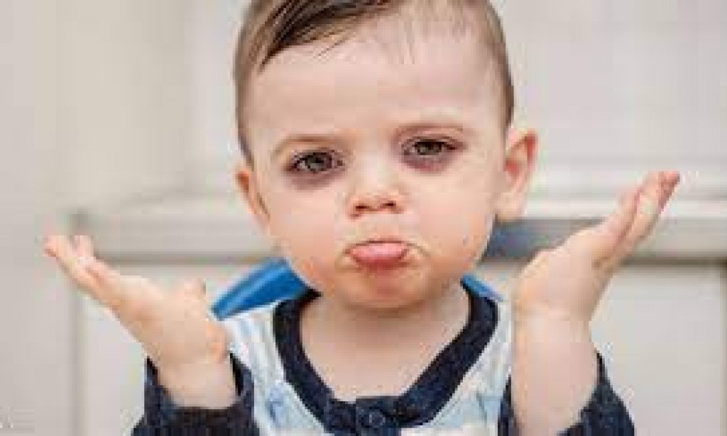 الهالات السوداء تحت العين واسبابها وطرق التخلص منها