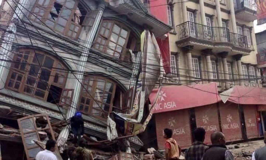 دليل شامل لفهم الزلازل والبقاء على قيد الحياة