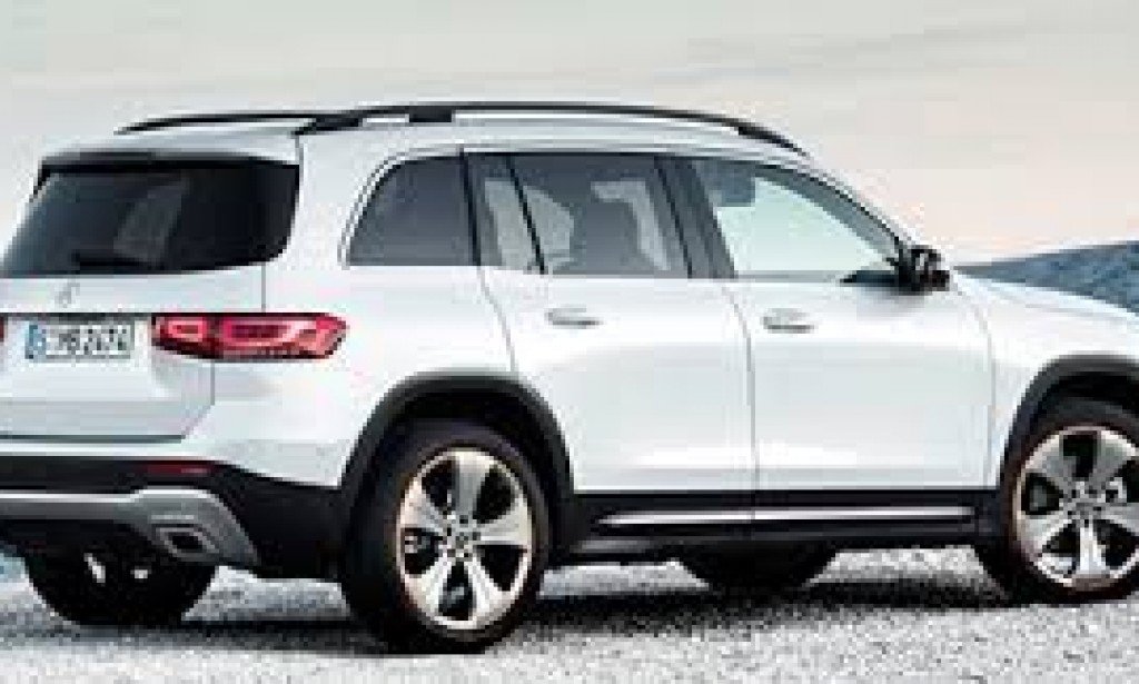 مراجعة سيارة مرسيدس GLB 2023 - المواصفات والمميزات والأسعار