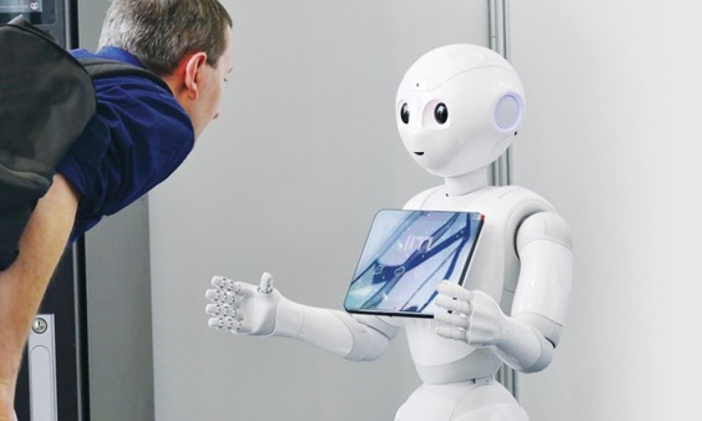 من تطبيقات الروبوت في حياتنا؟