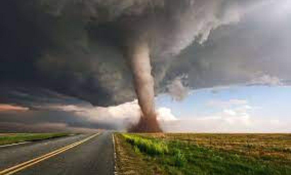 أنواع العواصف والاعاصير في العالم