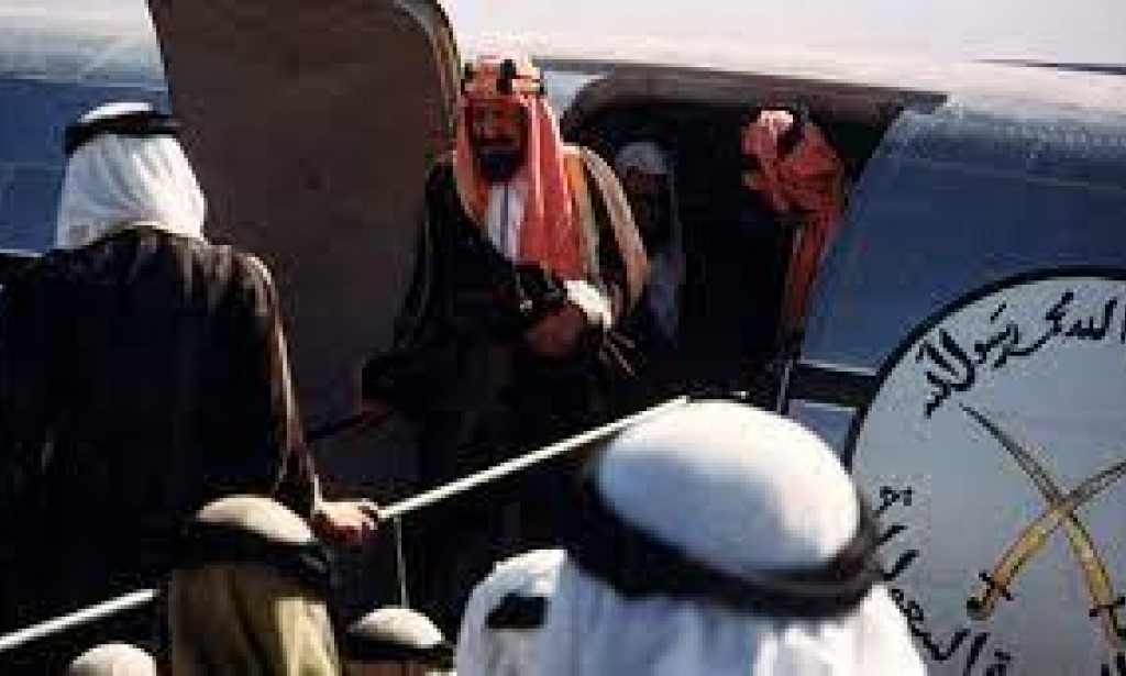 تمكن الملك عبدالعزيز من توحيد حائل عام ؟