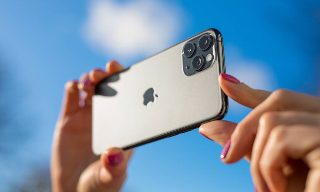 قواعد جديدة لمتجر تطبيقات آبل مراعاة للتصنيفات العمرية